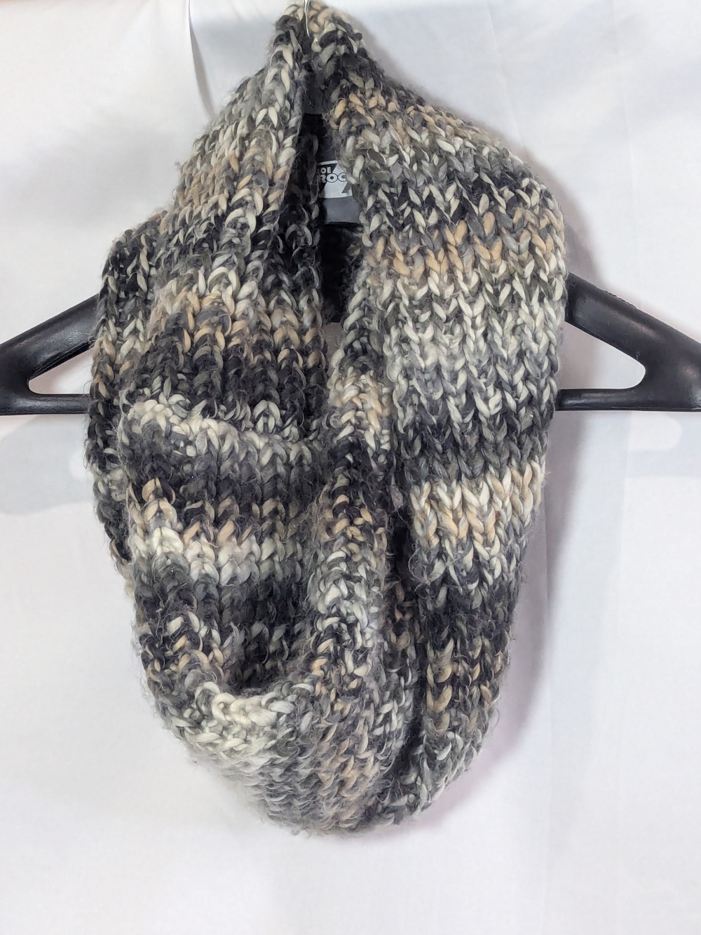 American Eagle Outfitters Chunky Knit Infinity Scarf Gray Cream Taupe O/S